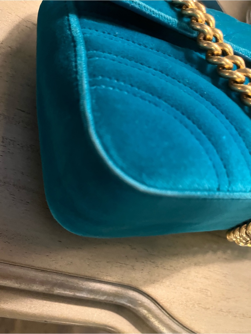 Gucci Teal Velvet Shoulder Bag with Gold Double G Chain - Picture 5 of 12